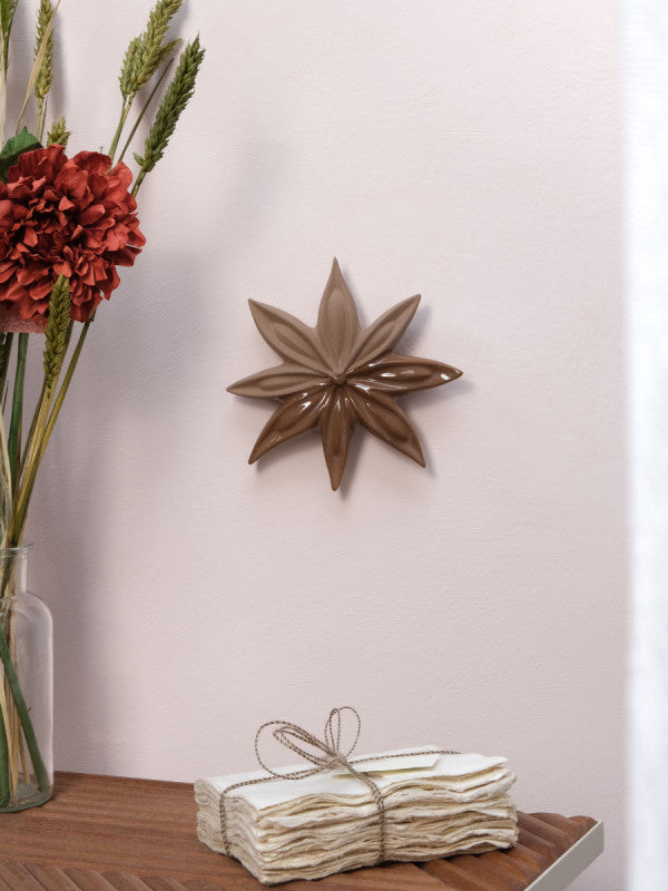 Badiane en céramique terre brune mi émaillée