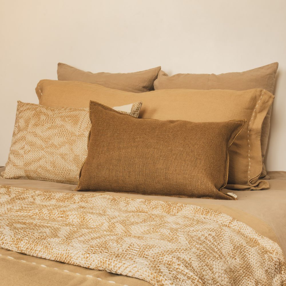 Coussin texturé bi-face 40x60 cm
TAORMINA Inca