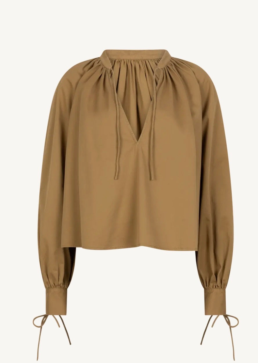 Blouse Breeze Love Stories