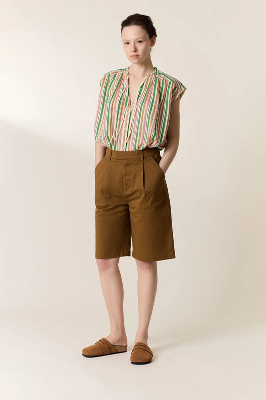 Short Queti Leon & Harper